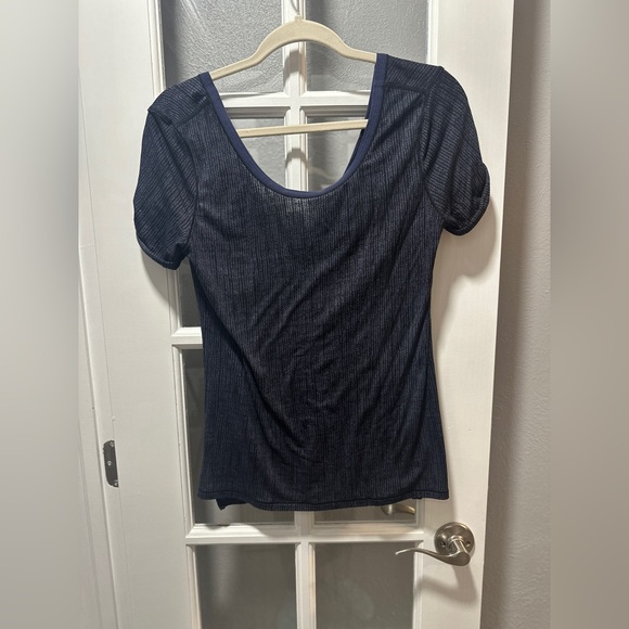 Lululemon Trikonasana Tee - Picture 3 of 6